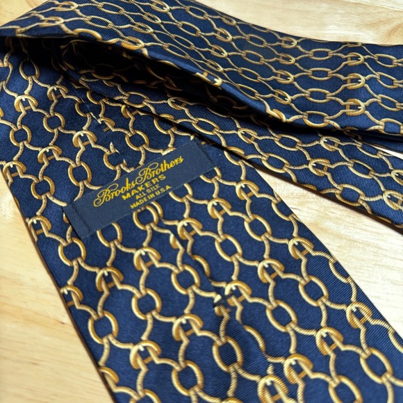 Brooks Brothers Tie Makers Silk Chain Link Buckle Equestrian Navy Blue & Gold - Picture 1 of 4